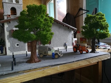 Étape de construction de la maquette de l'église de Rovon, vue 5