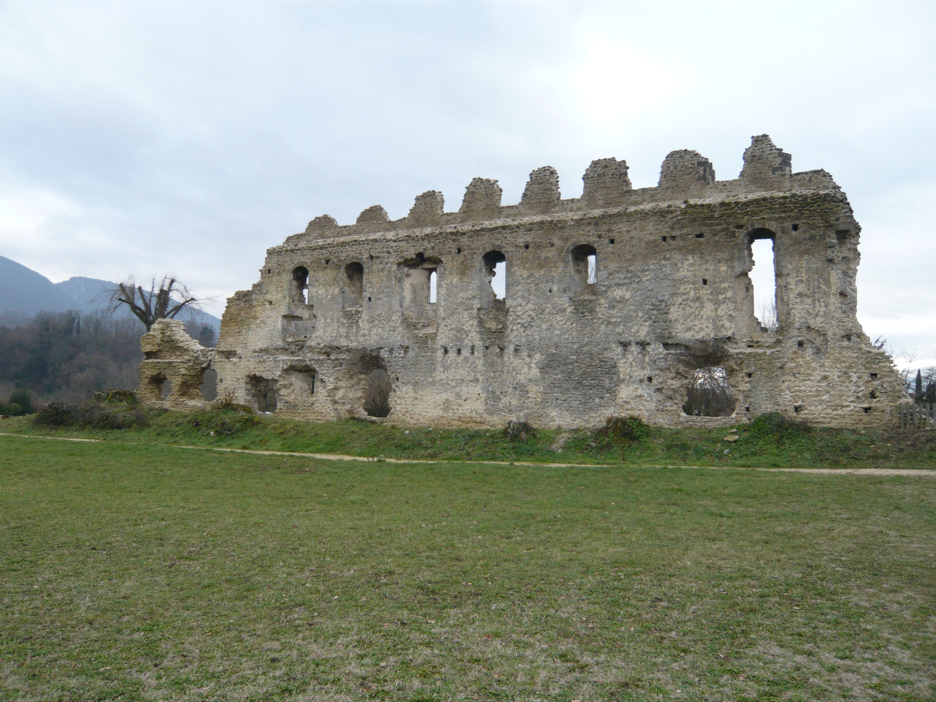 Ruines du palais delphinal de Beauvoir-en-Royans