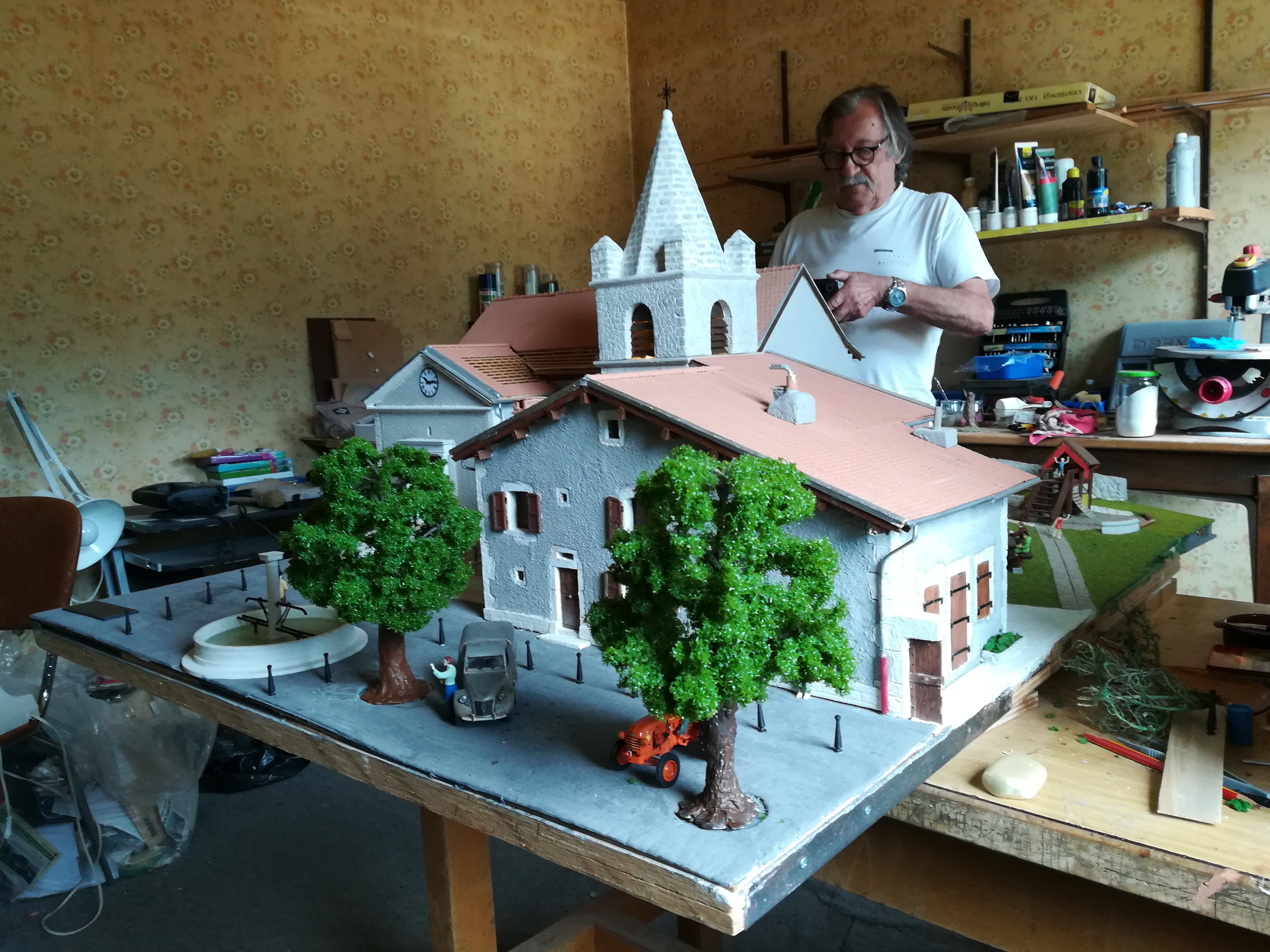 Maquette de l'église Saint-Pierre de Rovon
